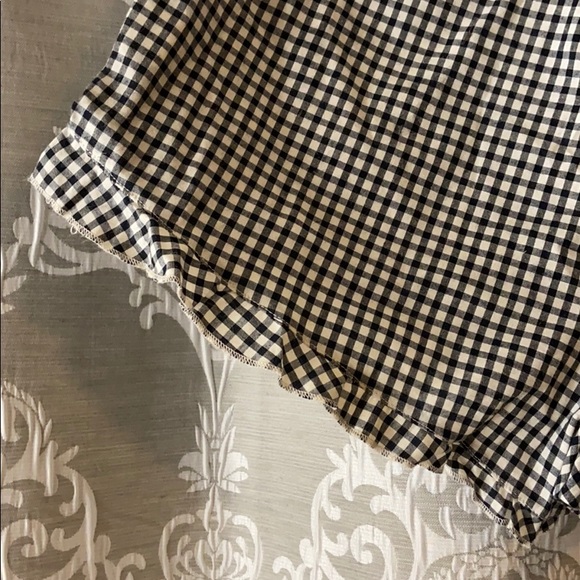 Small Gingham Ruffle Shorts - Picture 2 of 3